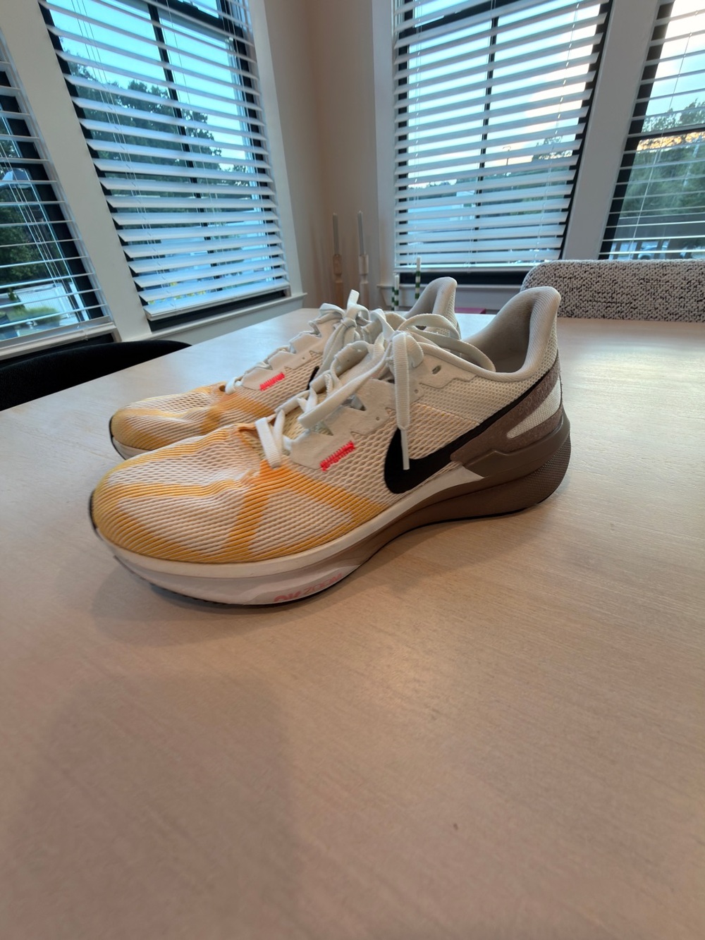 Nike Women's Sneakers - White, Yellow & Brown - Size 9